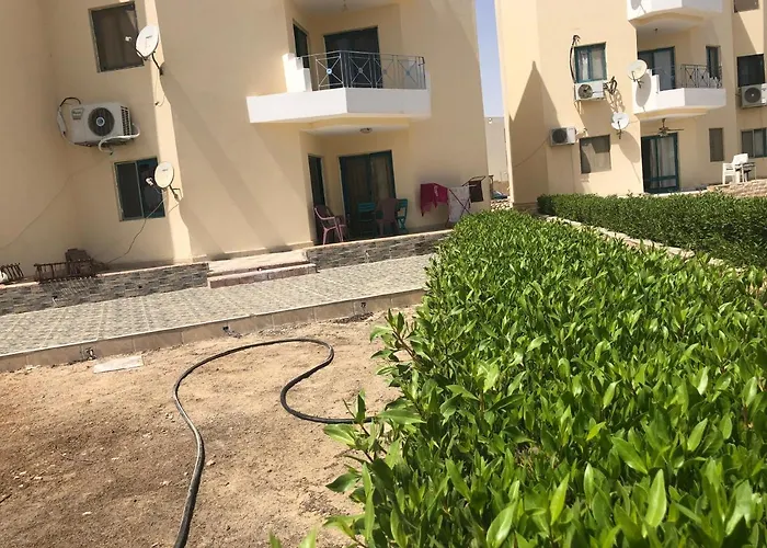 Cozy Sunny Ground With Terrace-ras Sudr Dağ evi