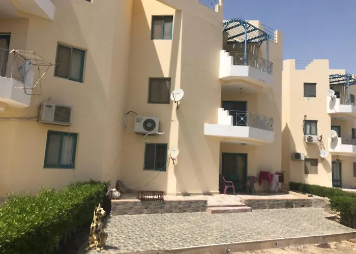 Cozy Sunny Ground With Terrace-ras Sudr Шале *