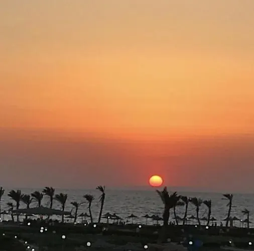 Cozy Sunny Ground With Terrace-ras Sudr *